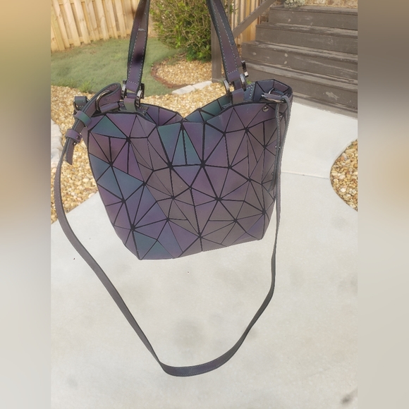 Geometric Luminous Purse/ Handbags for Women "Holographic Reflective Crossbod" - Picture 13 of 14